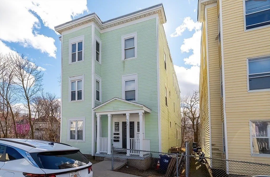 352 Norfolk St – photo 1