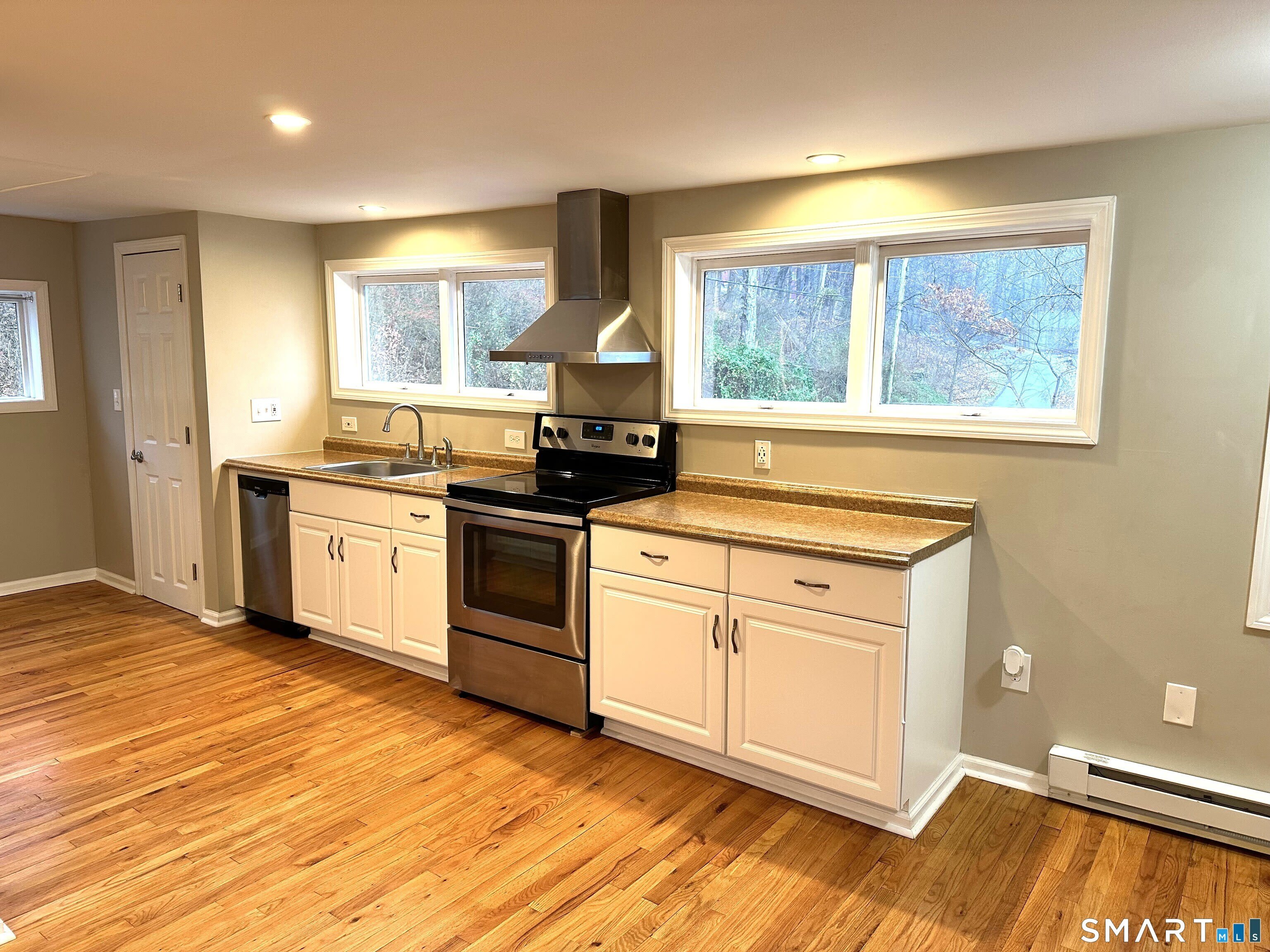 11 Upper Malletts Lane – photo 1 of 10