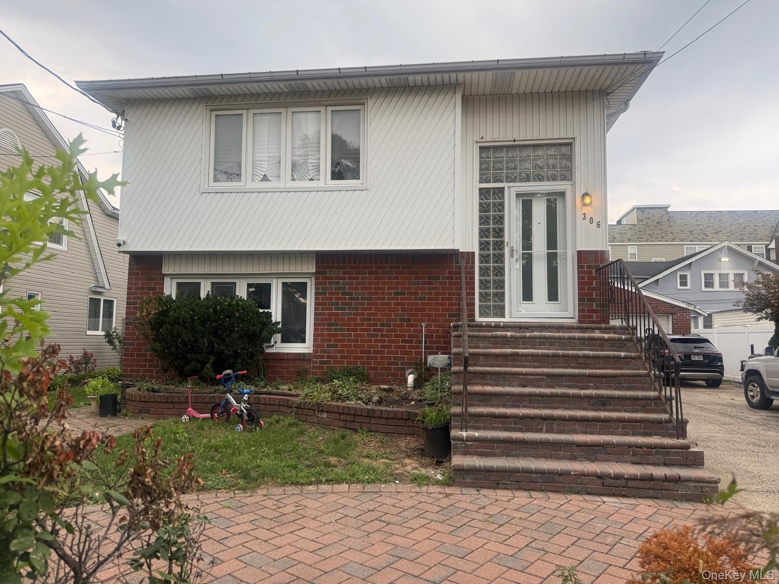 306 Hamilton Avenue – photo 1 of 18