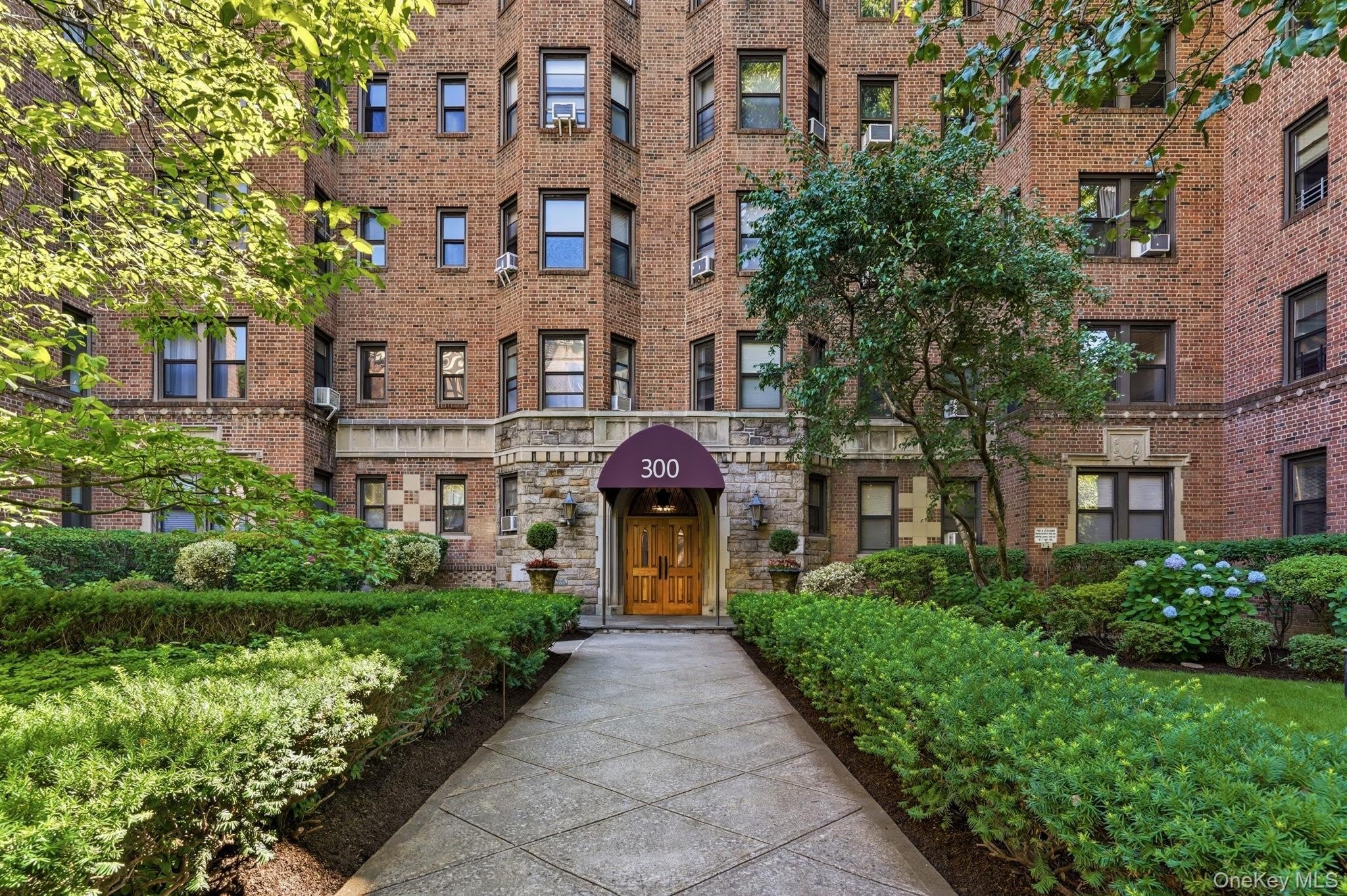300 Main Street – photo 1