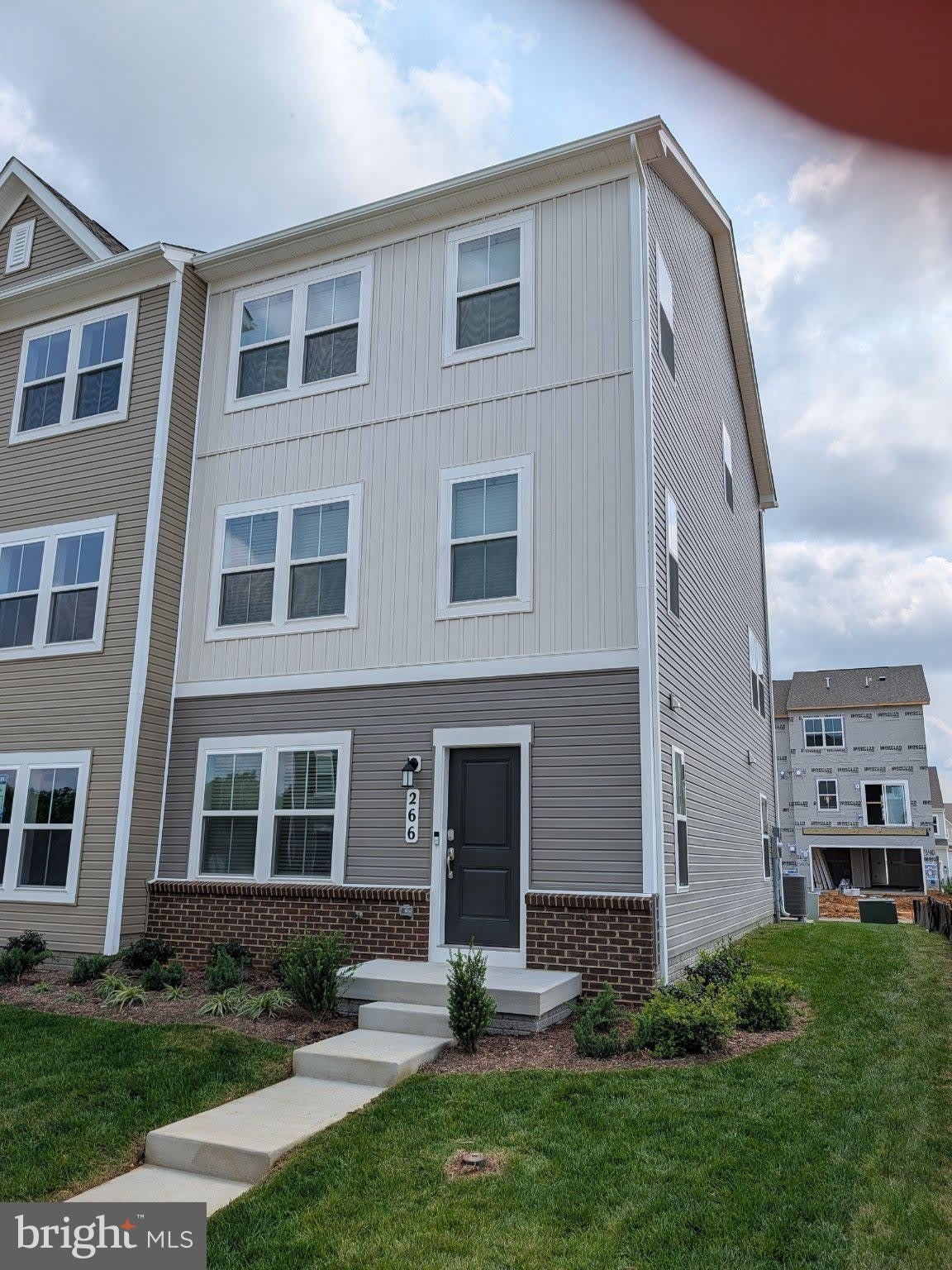 266 SWAN FIELD Avenue – photo 1 of 33