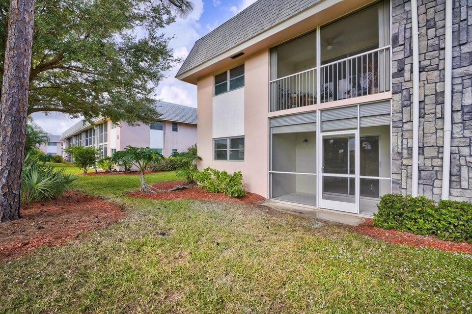 18081 Southeast Country Club Drive – photo 1