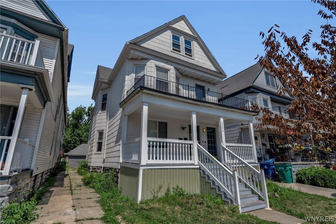 2206 Main Street – photo 1
