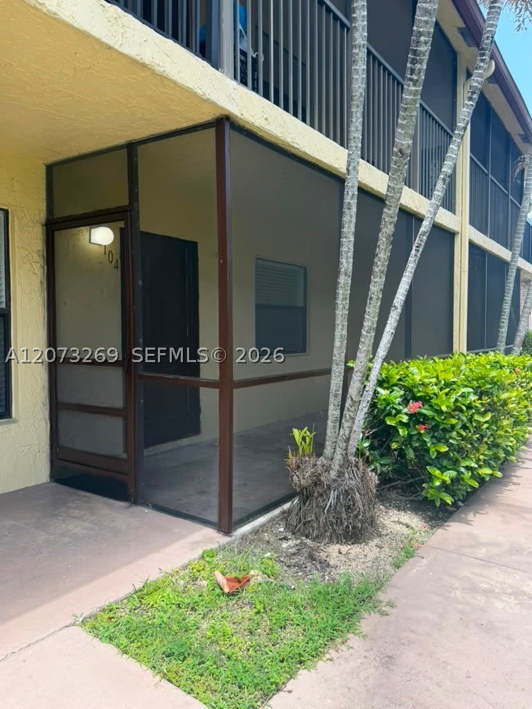 10020 Winding Lake Rd – photo 1