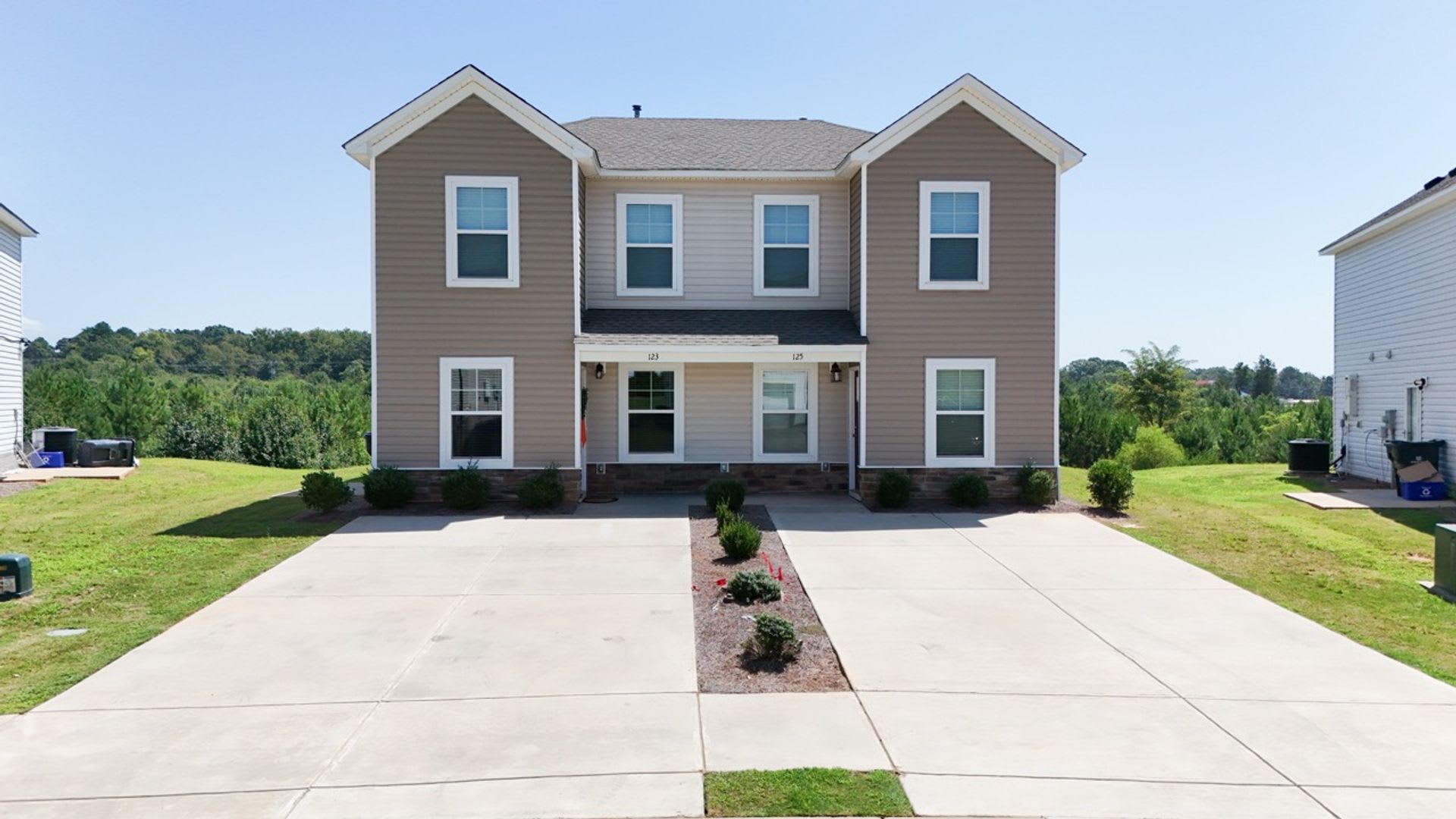 3 Bedroom Townhome in Pendleton, SC – photo 1 of 25