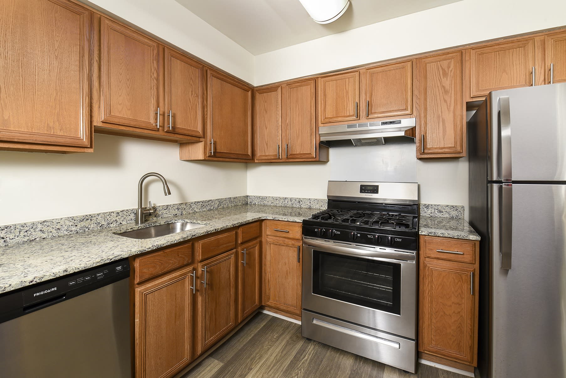 Stirling Court – photo 1 of 21