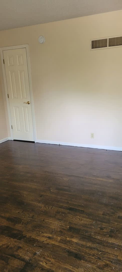 Cozy 2 Bedroom Home – photo 1 of 5