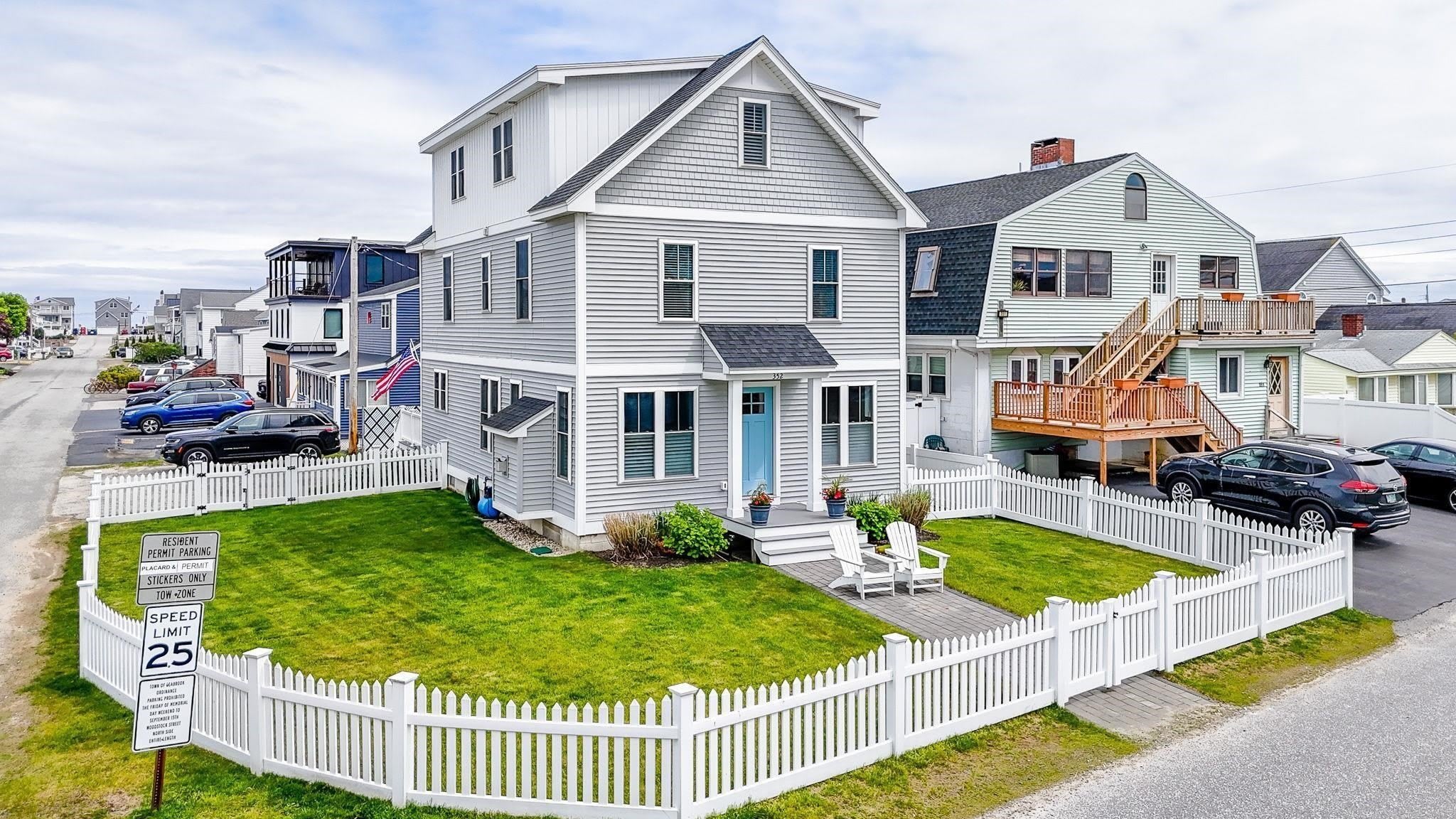 352 Portsmouth Avenue – photo 1 of 26