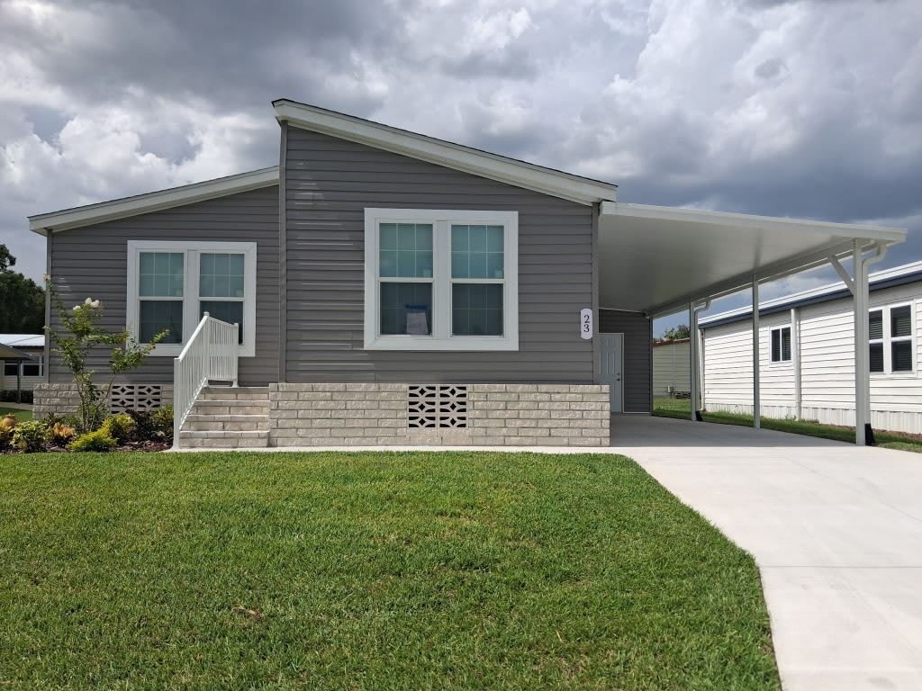 2425 Harden Blvd – photo 1