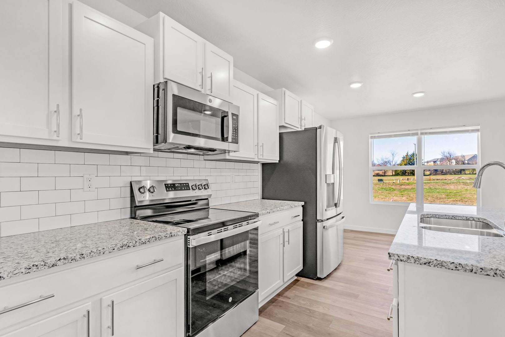 Nearly NEW home in Willard! – photo 1 of 46