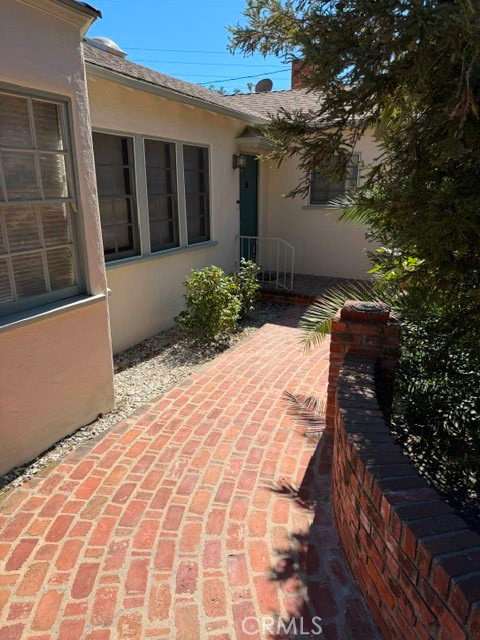 1824 Oakwood Avenue – photo 1