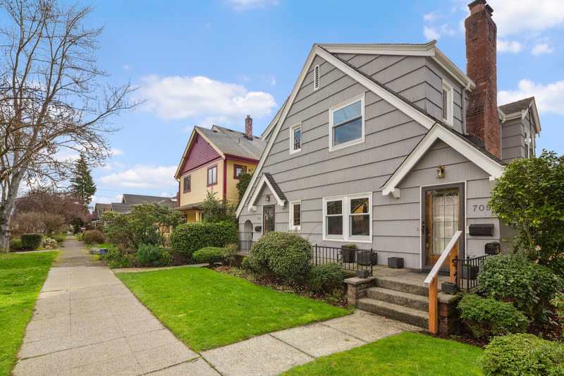 709 N 68th St – photo 1