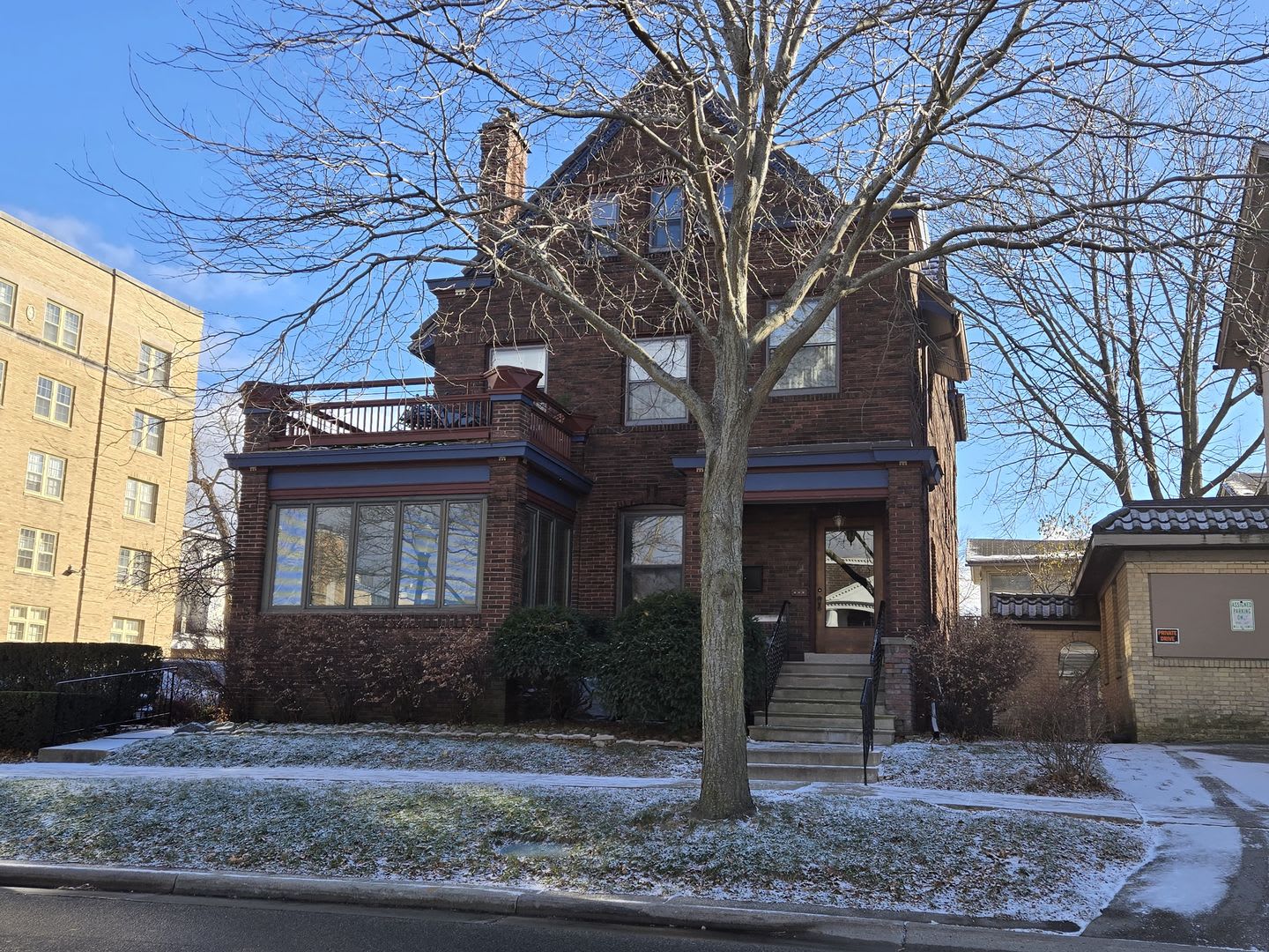 Furnished charming 2 Bedroom in Downtown Madison – photo 1
