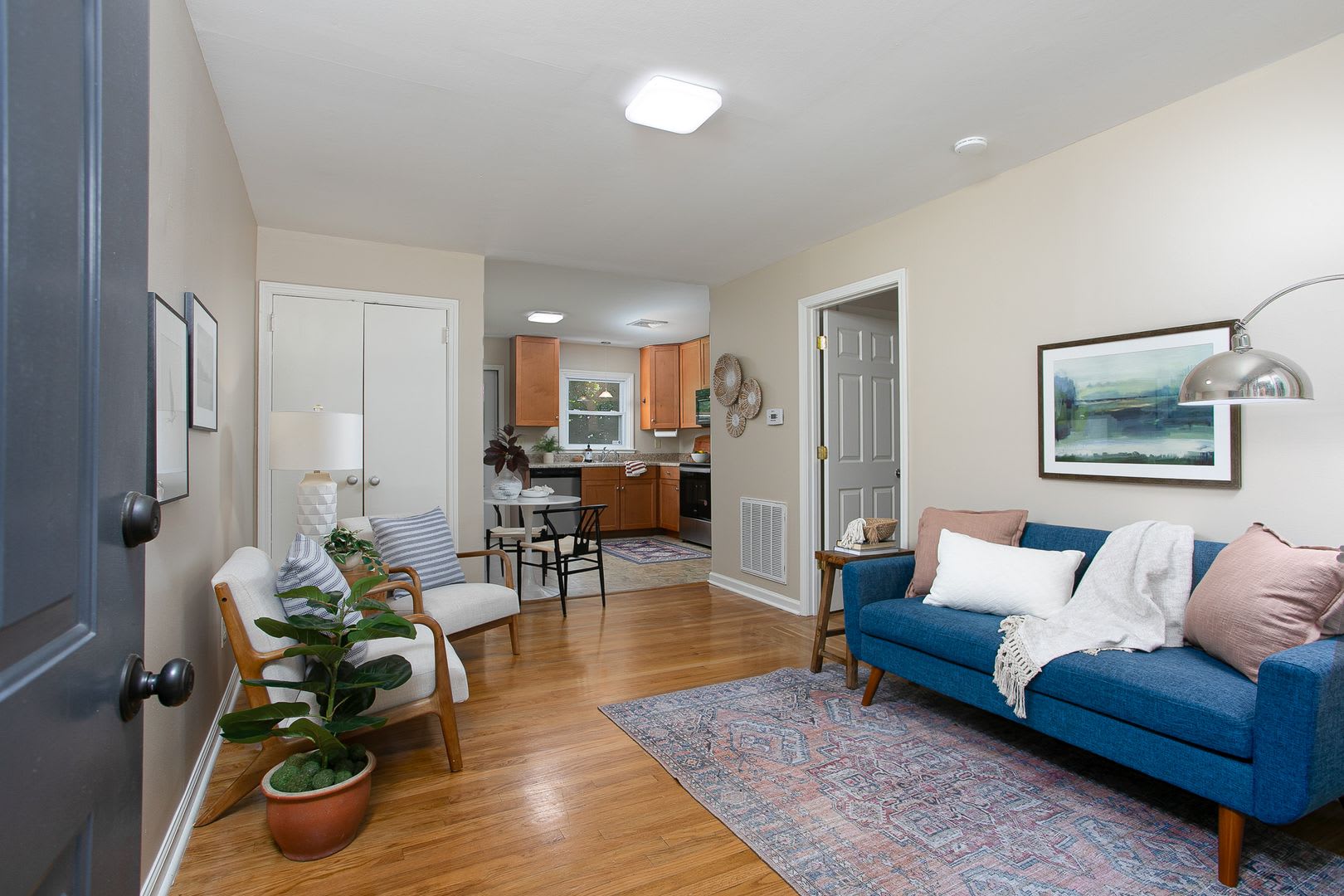 Spacious 1 Bedroom Duplex close to UNC Campus – photo 1 of 23