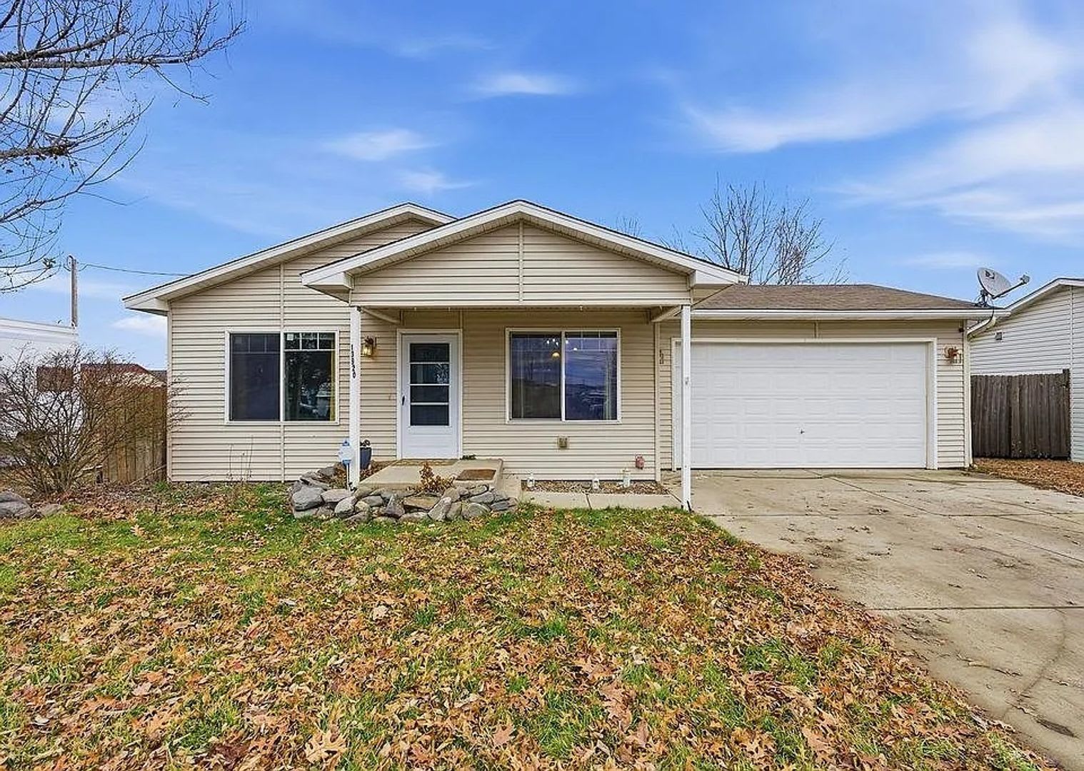 Charming 3 Bed, 1 Bath House in Airway Heights! – photo 1 of 12