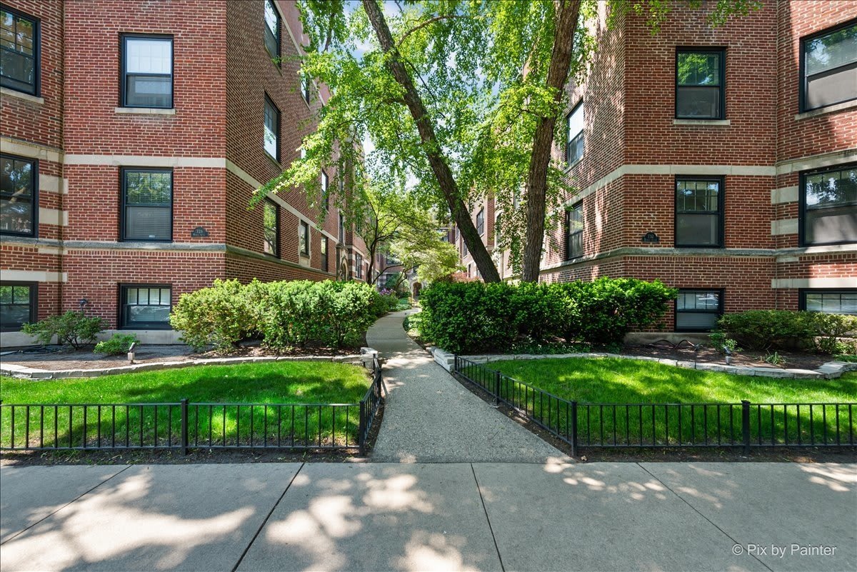 726 Hinman Avenue – photo 1