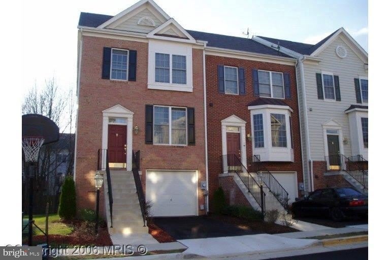 7574 GREAT SWAN Court – photo 1 of 32