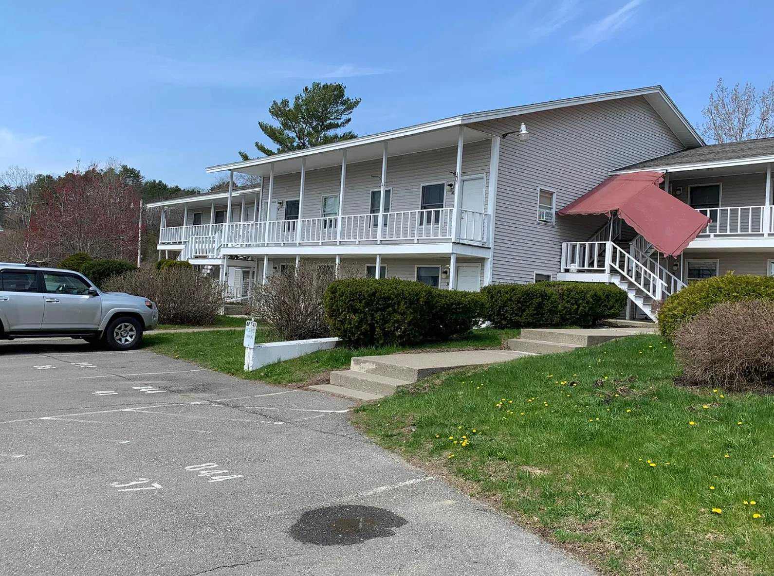 844 State St – photo 1 of 9