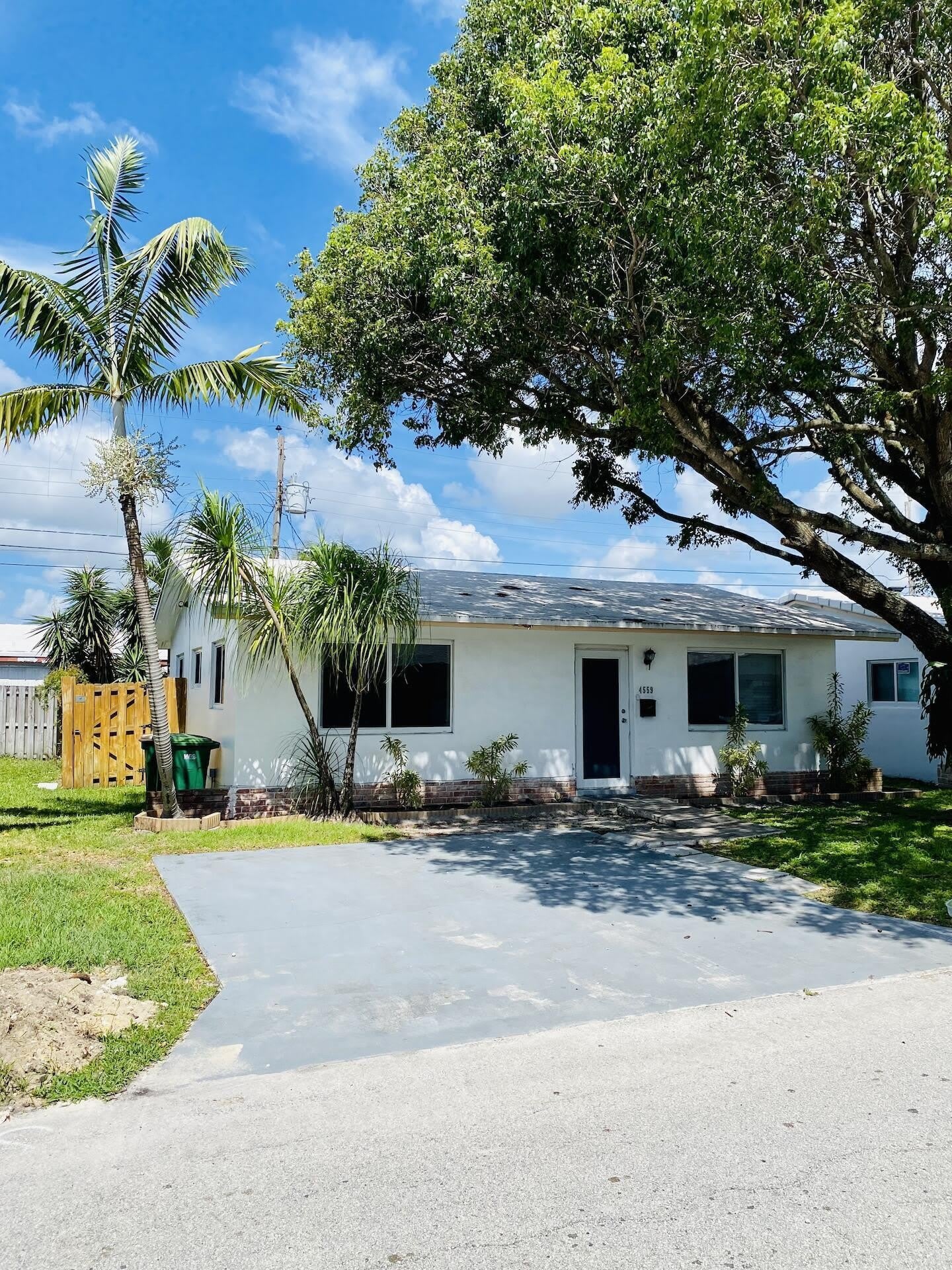4559 NW 16th Way – photo 1