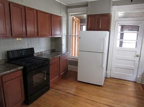 980 Mount Pleasant Street – photo 1 of 8