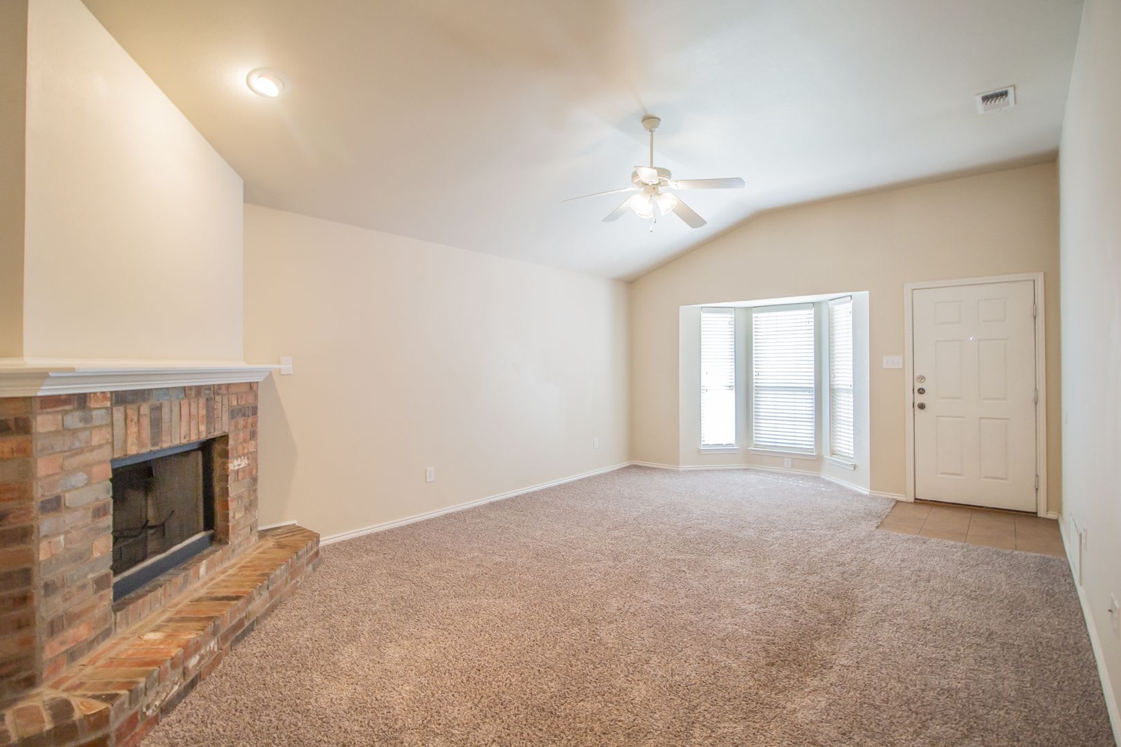 Great 3 bedroom 2 bathroom home in Frenship ISD! – photo 1
