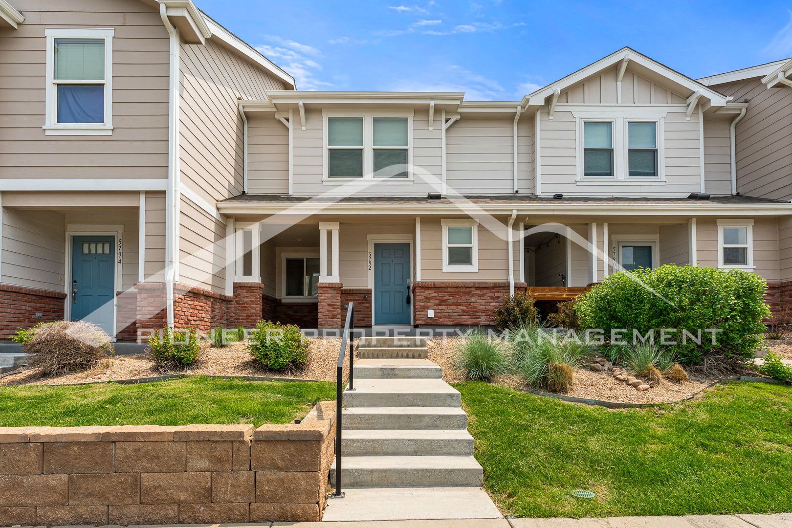 Charming Townhome with 1 Car Garage and Central A/C – photo 1