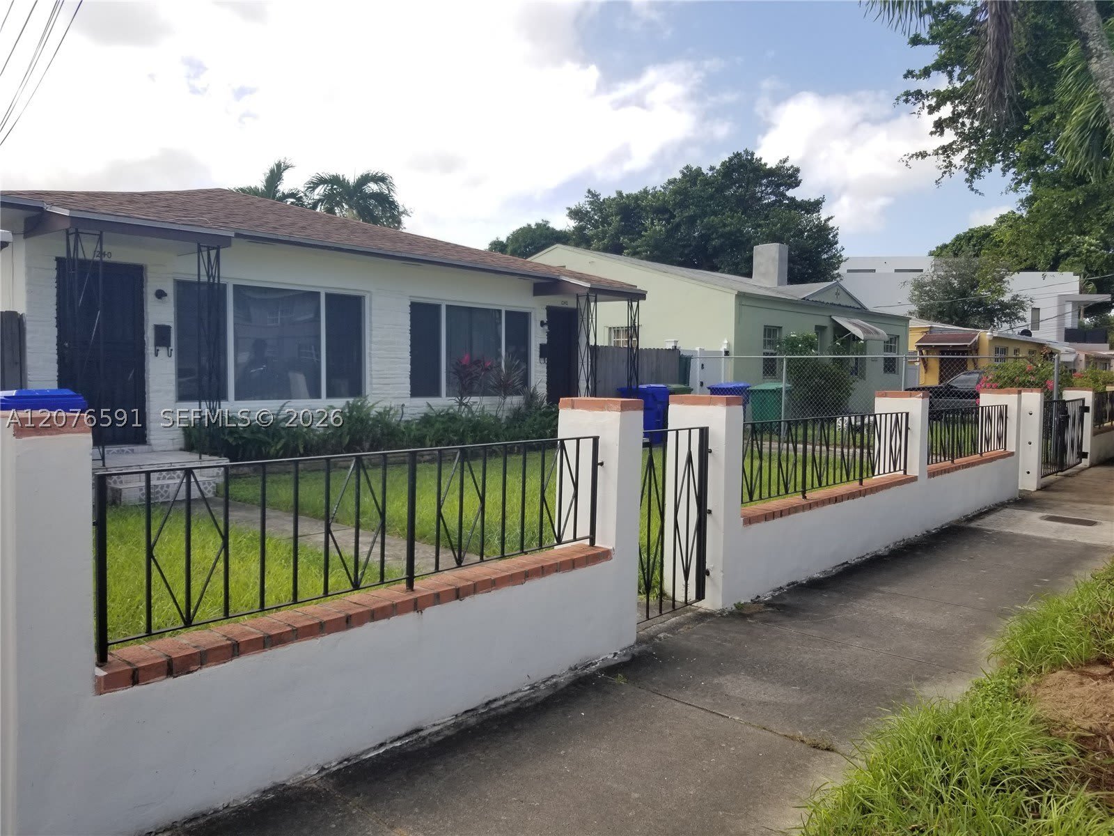 1240 SW 22nd Ter – photo 1