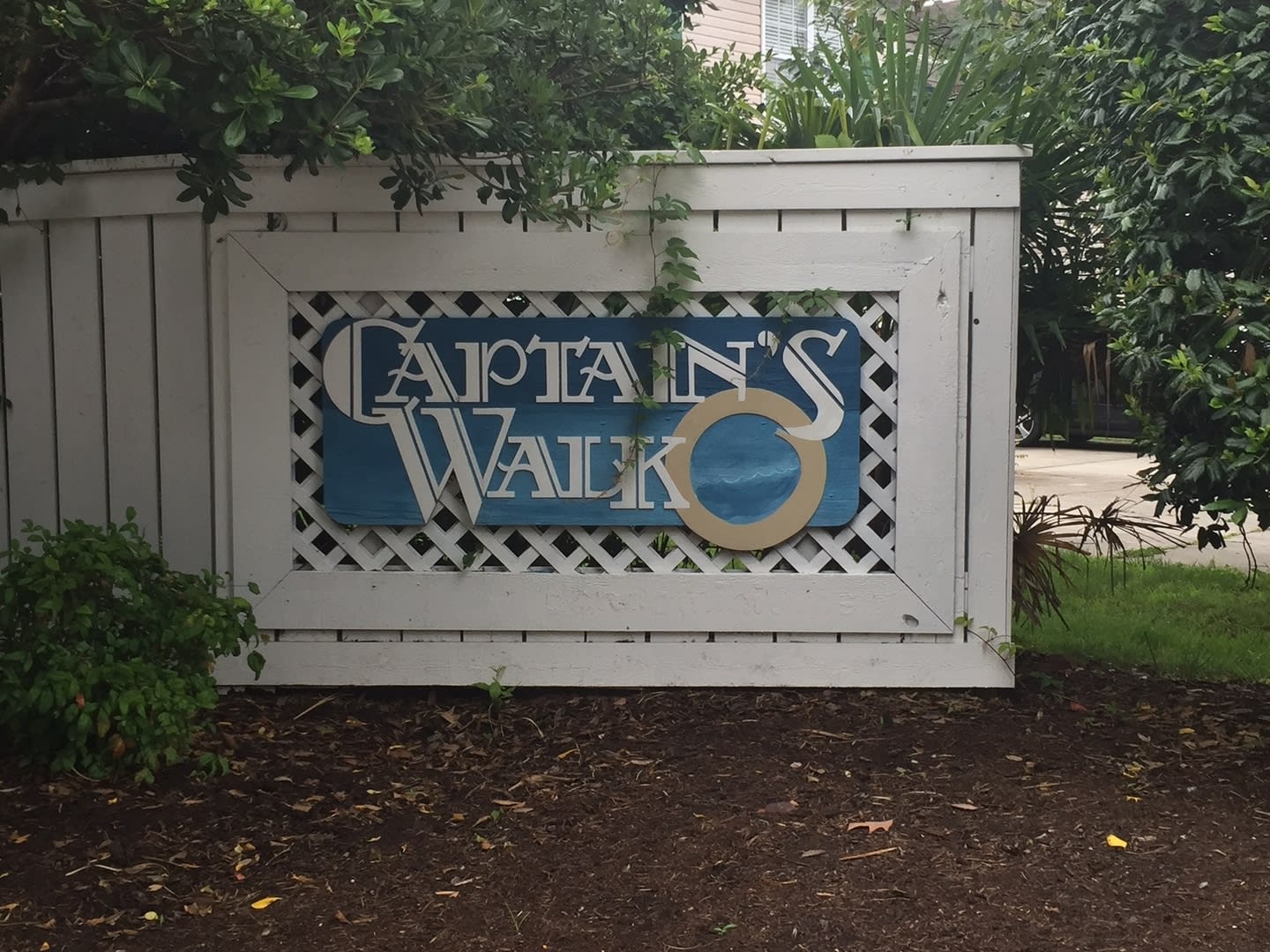 2-BEDROOM, 2-BATH CONDO JUST BLOCKS FROM THE OCEANFRONT – photo 1