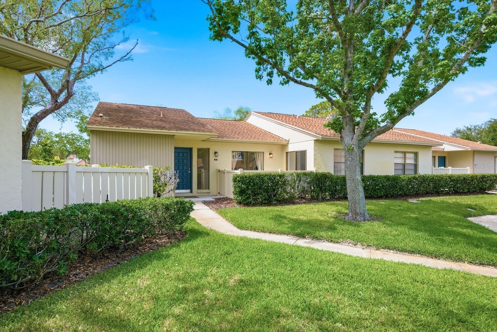 20 EVELYN Court – photo 1 of 68