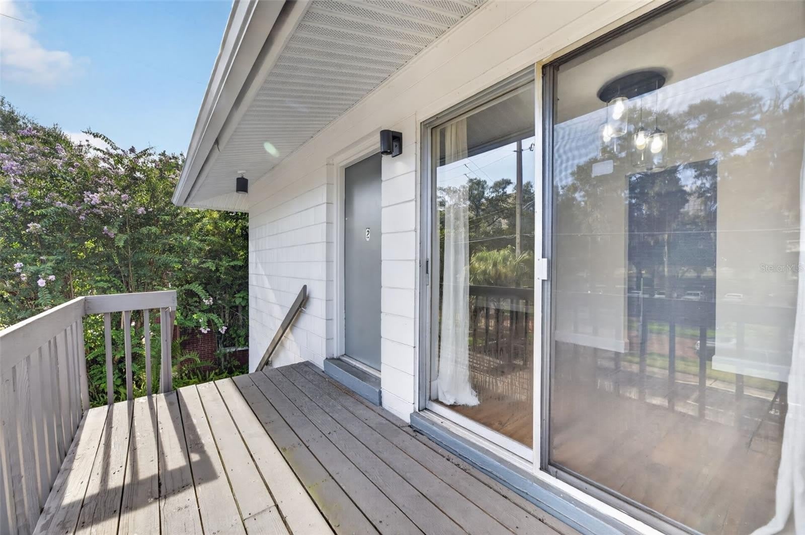 118 W America Street – photo 1