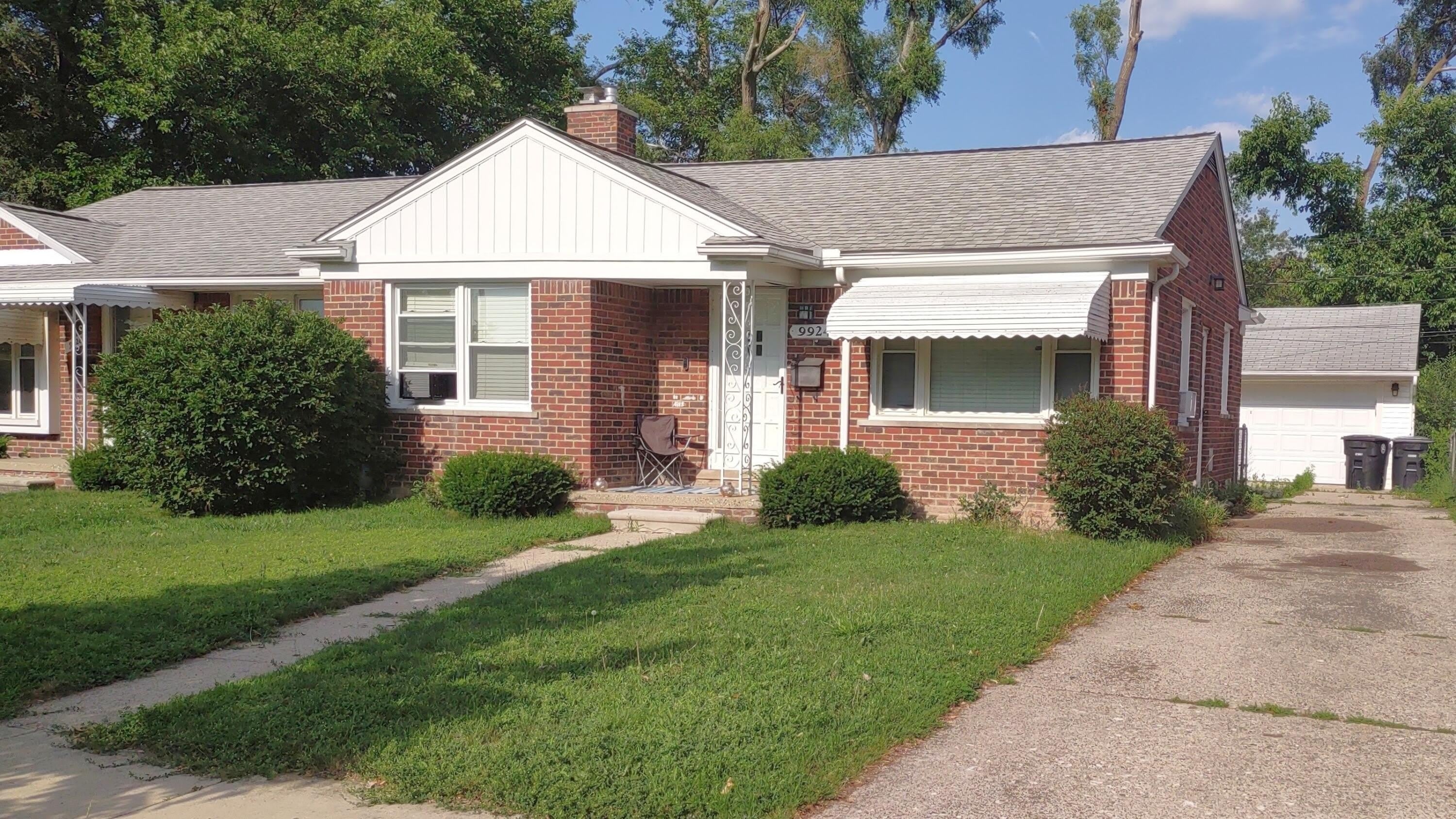 9924 Roseland Street – photo 1 of 14