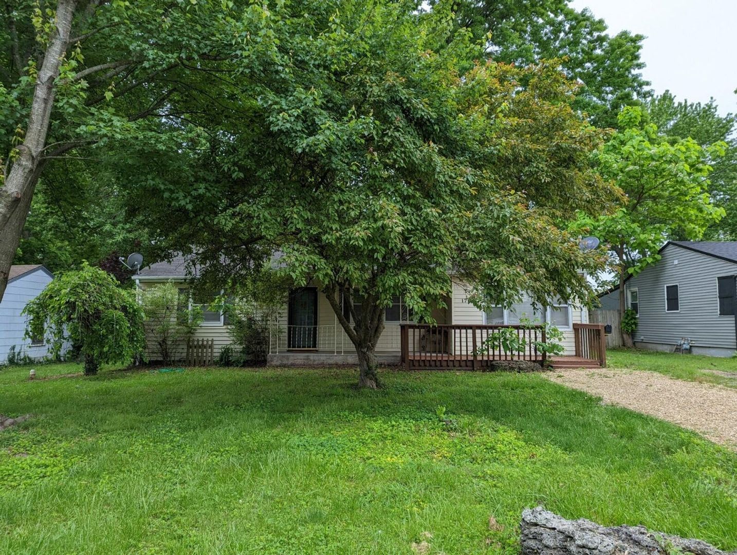 Charming 3 Bed, 2 Bath Home in Southeast Springfield – $1,595/Month – photo 1