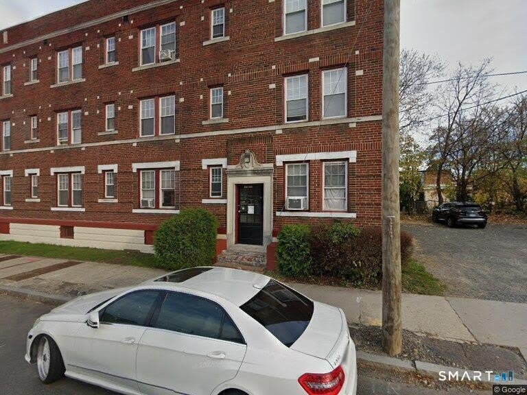 106 Wadsworth Street – photo 1 of 8