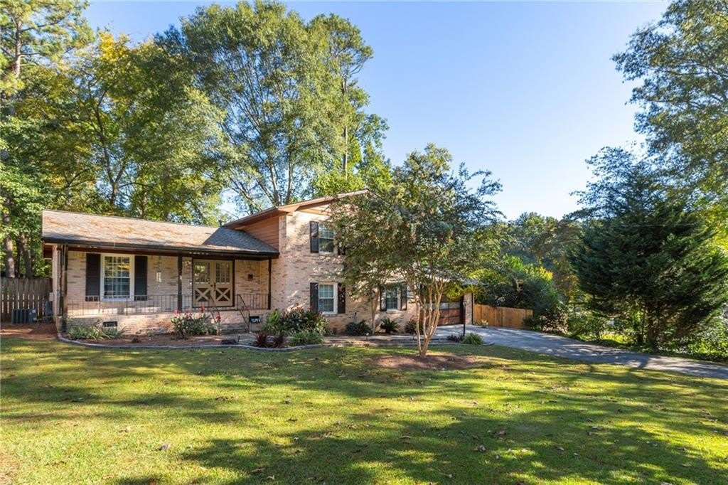 3247 Clearview Drive SW – photo 1