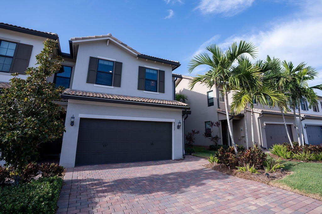 8217 Cadre Noir Road – photo 1