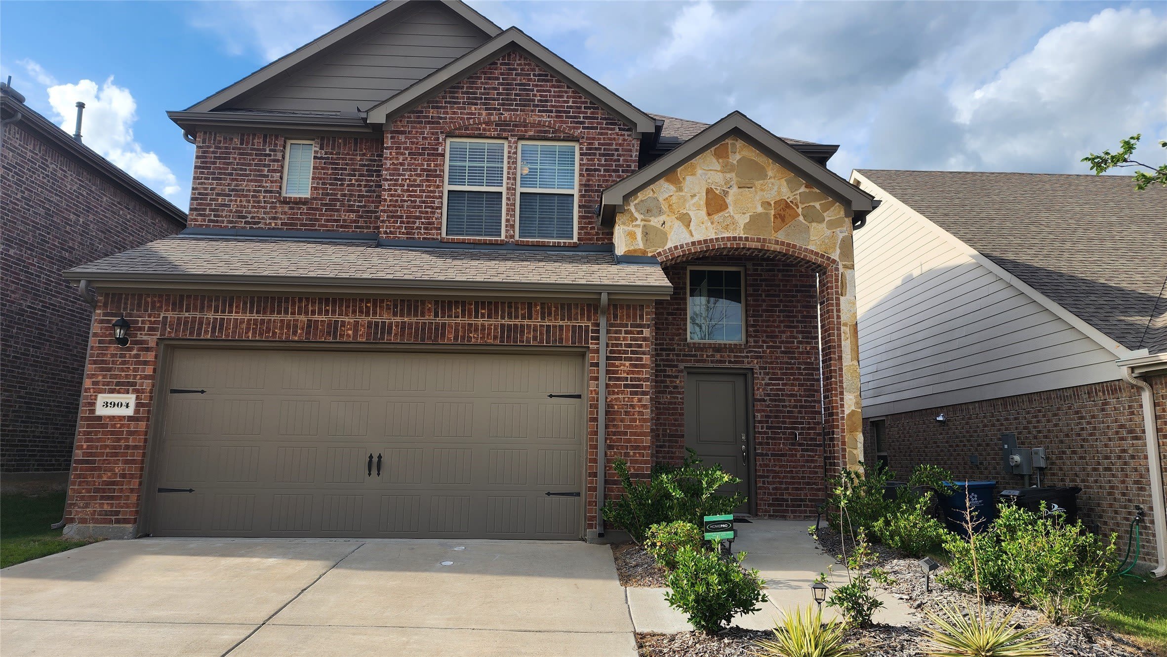 3904 Oak Creek Circle – photo 1