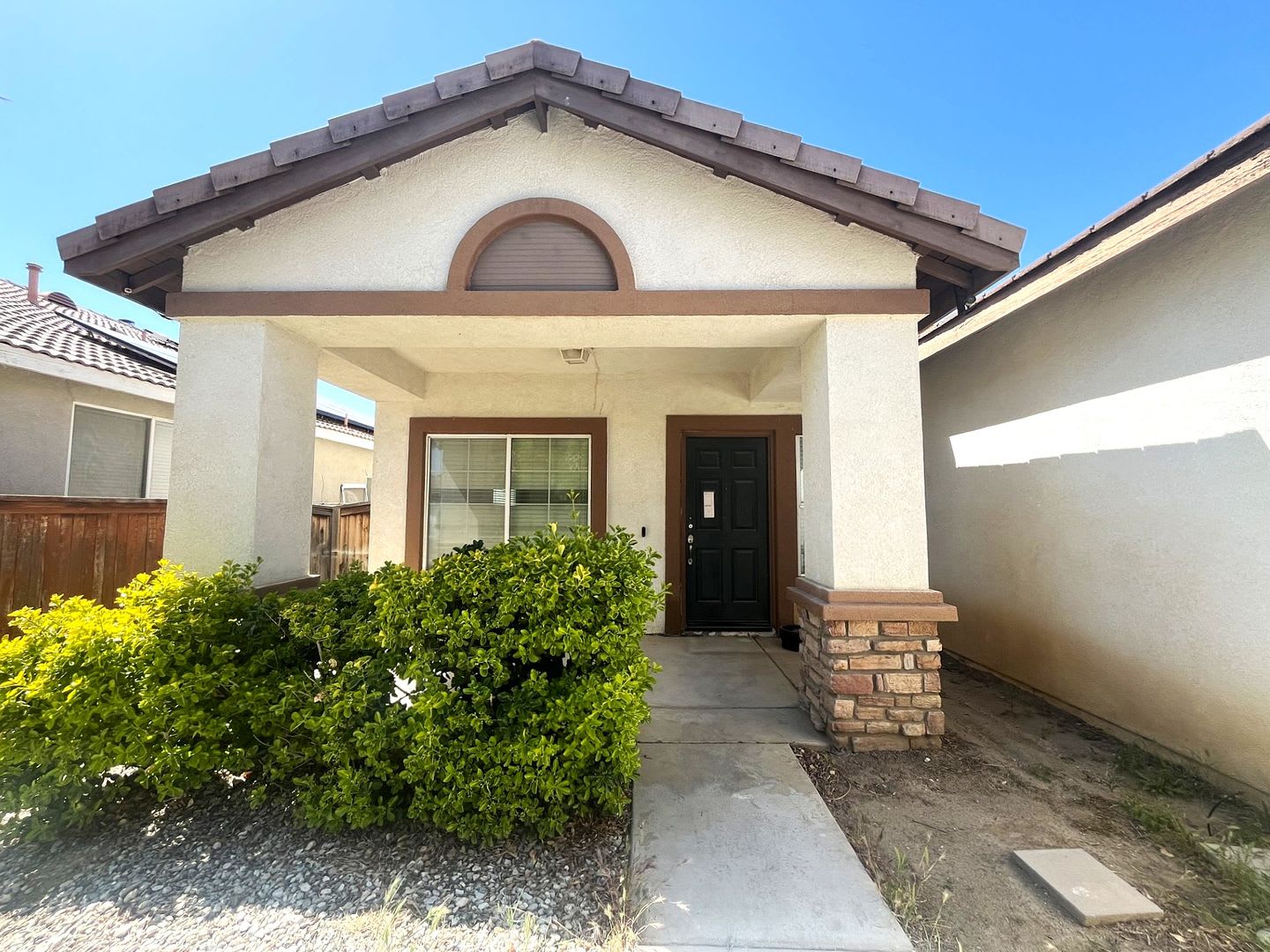 4 Bed 2 Bath Located In Victorville Ca – photo 1 of 234