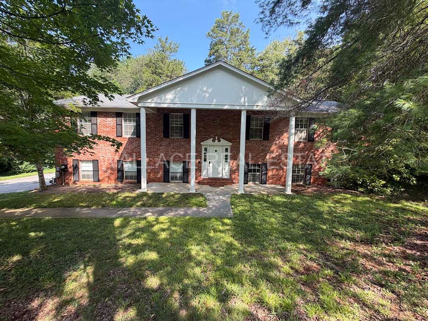 NEW RENTAL RATE...FARRAGUT LIVING OFFERING 4 BEDROOMS AND 3.5 BATHS WITH NICE SUN PORCH – photo 1 of 19