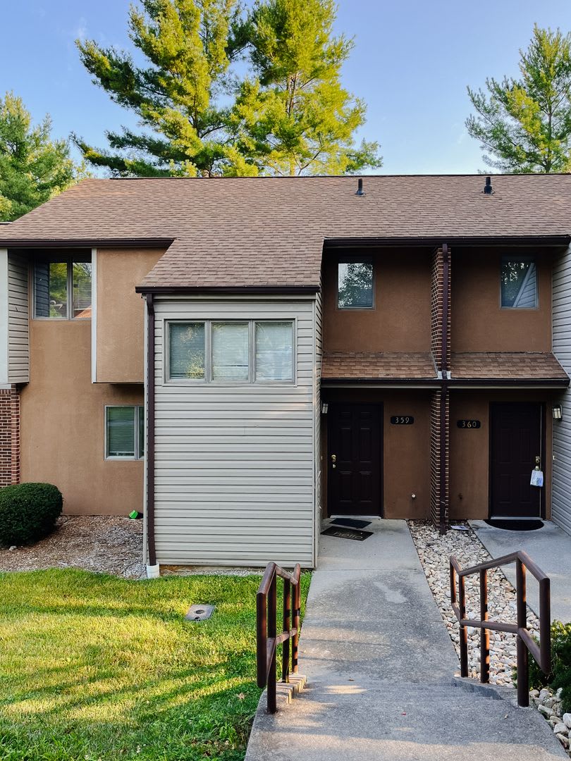 3 Bedroom 2.5 Bath Townhouse – photo 1