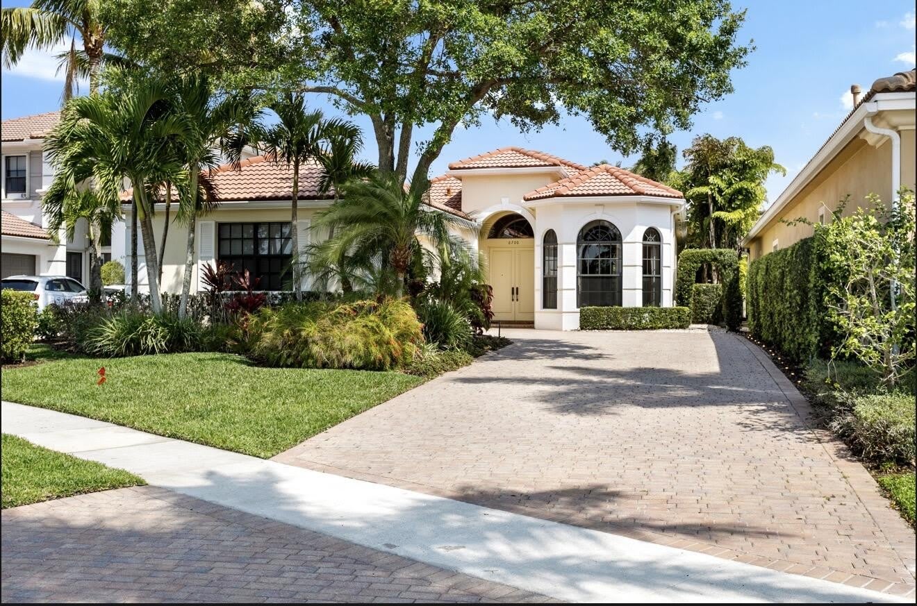 6700 Fox Hollow Drive – photo 1