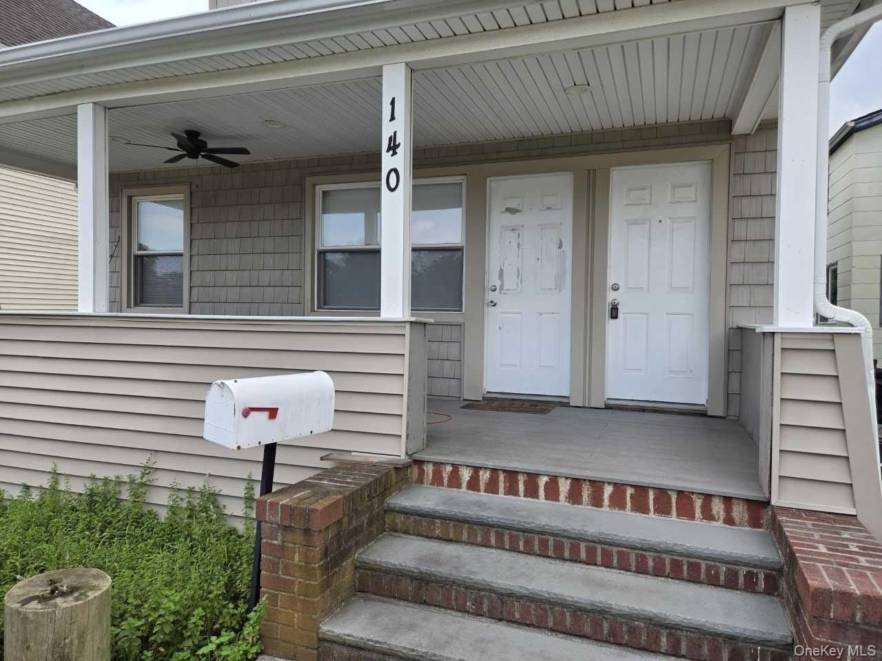 140 N Forest Avenue – photo 1 of 8