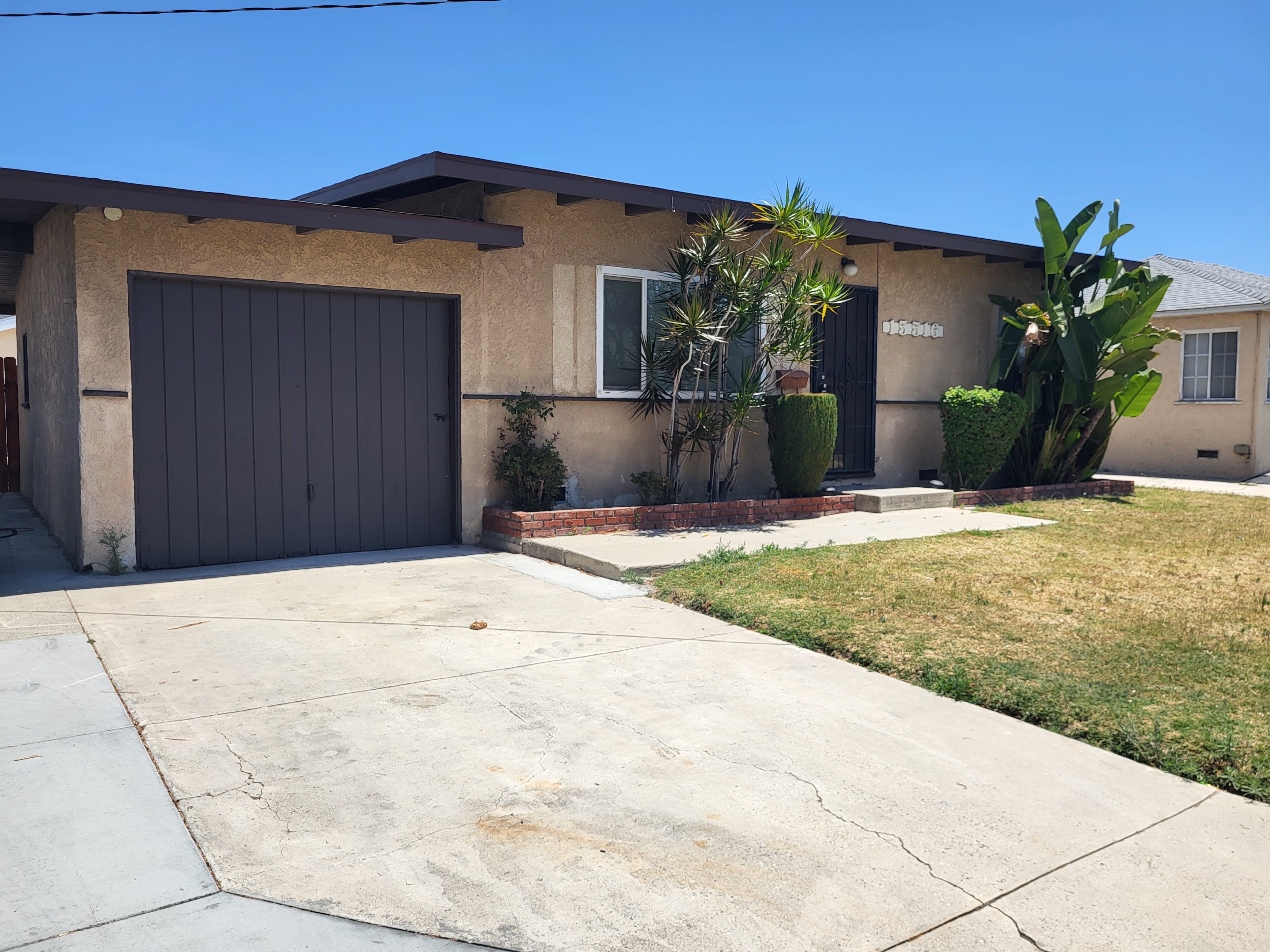 15516 Longworth Ave – photo 1 of 10