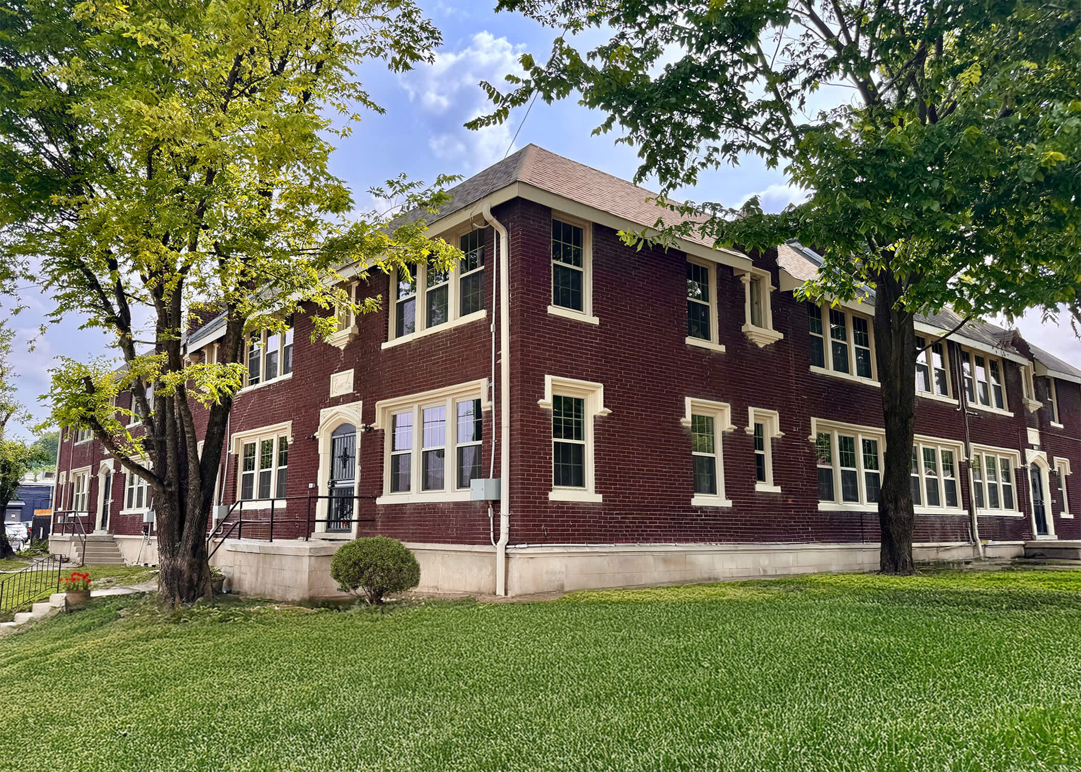 2015 Court Ave – photo 1