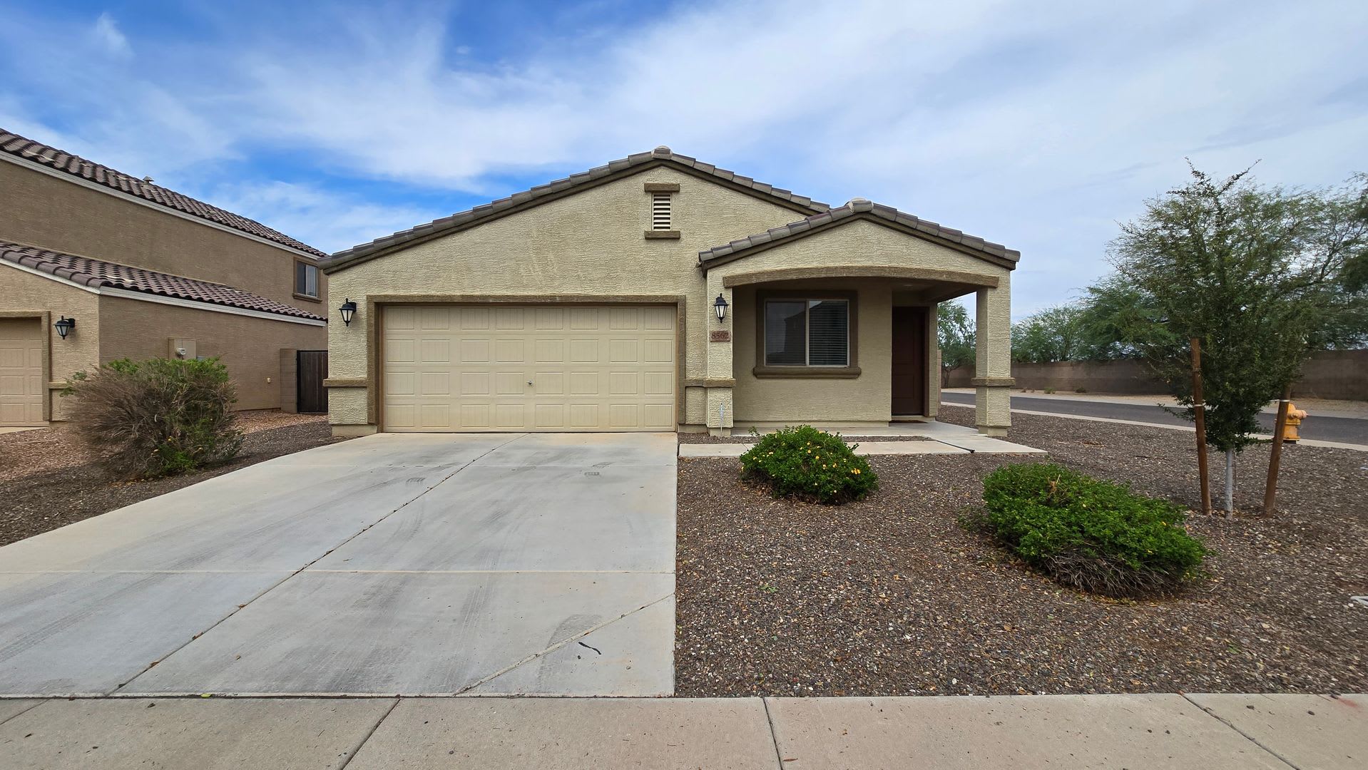 SOLAR makes this like new home a bargain! – photo 1