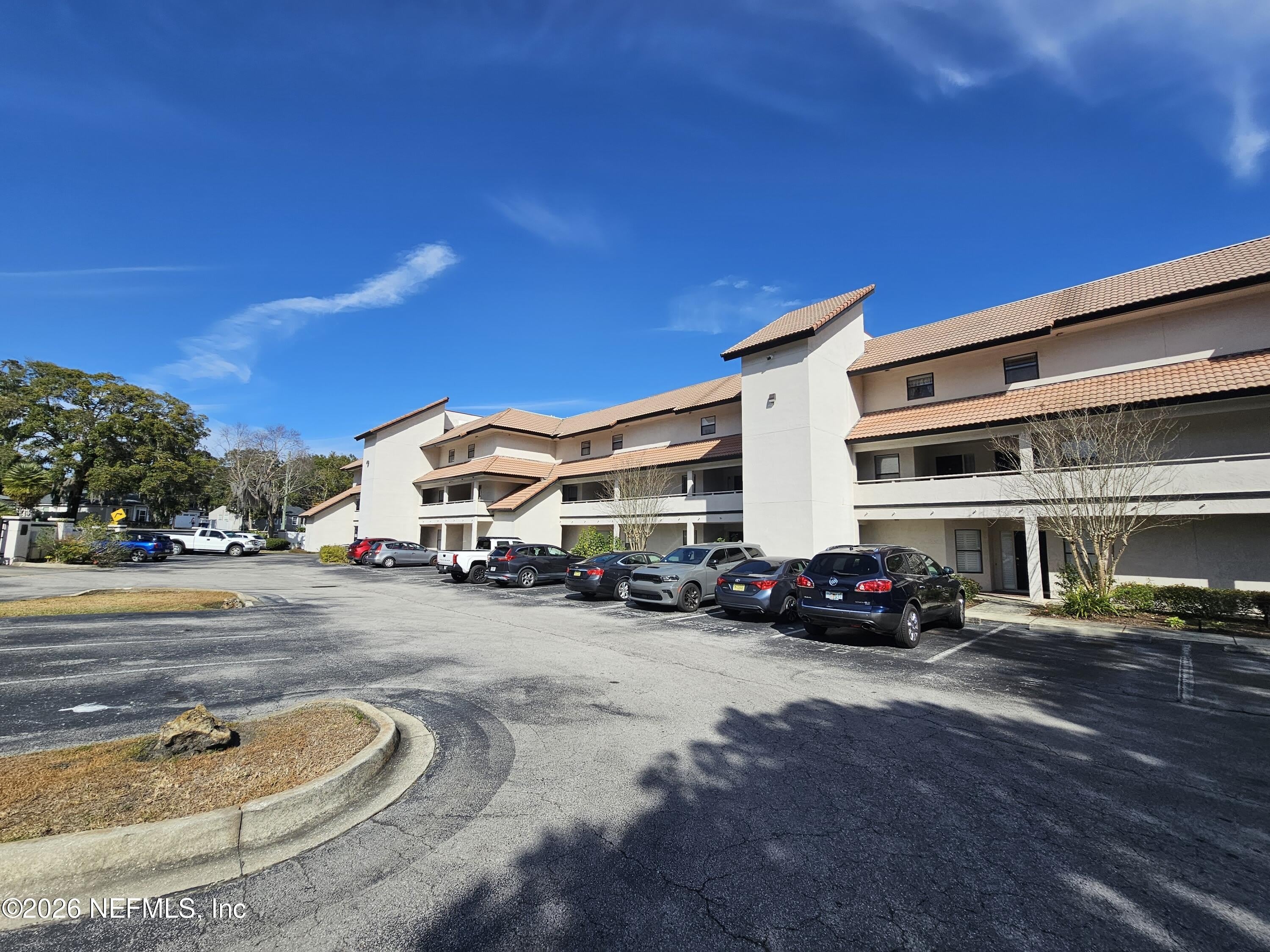 1307 RIVER HILLS Circle E – photo 1