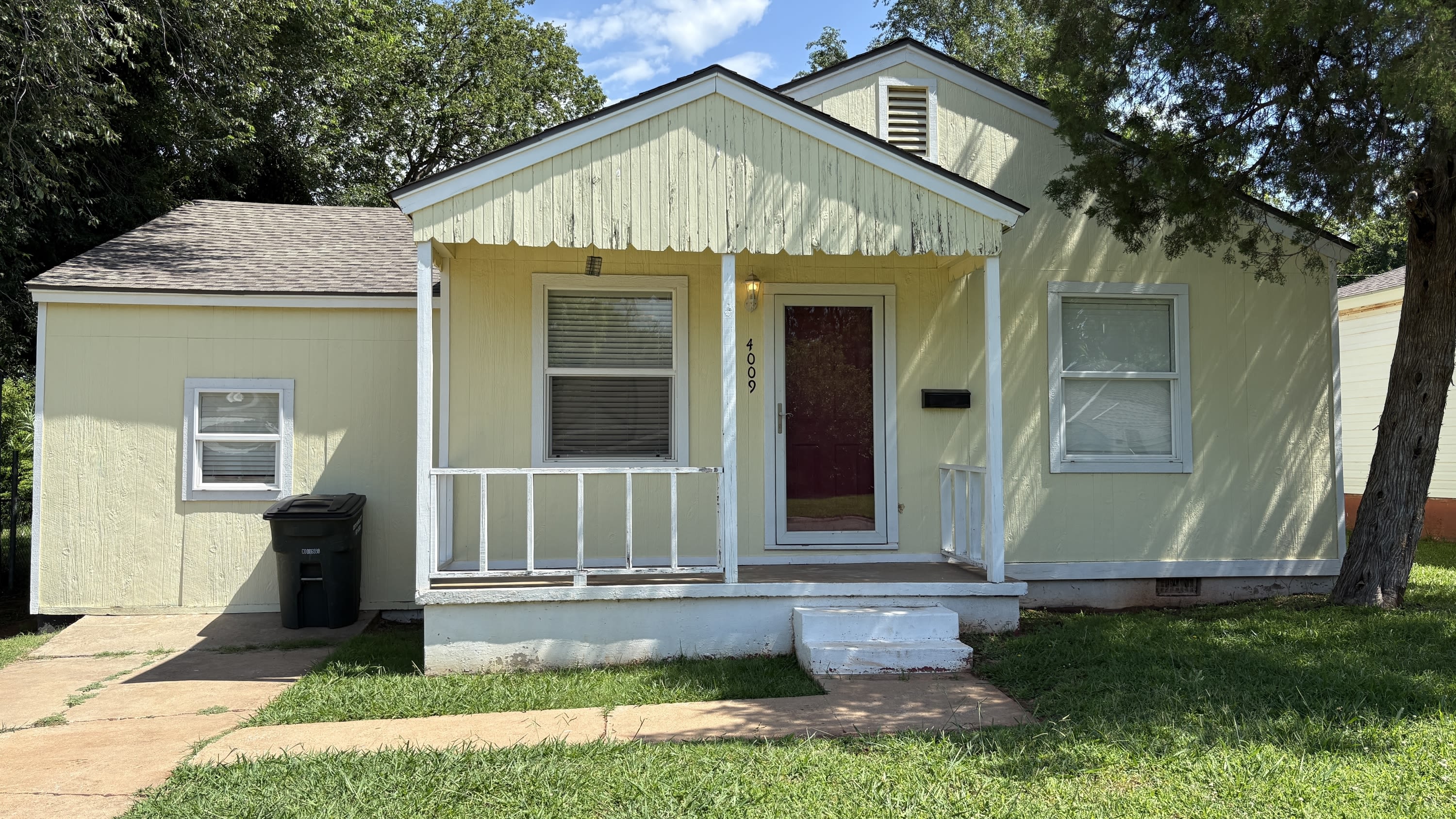4009 Southeast 25Th Street – photo 1 of 12