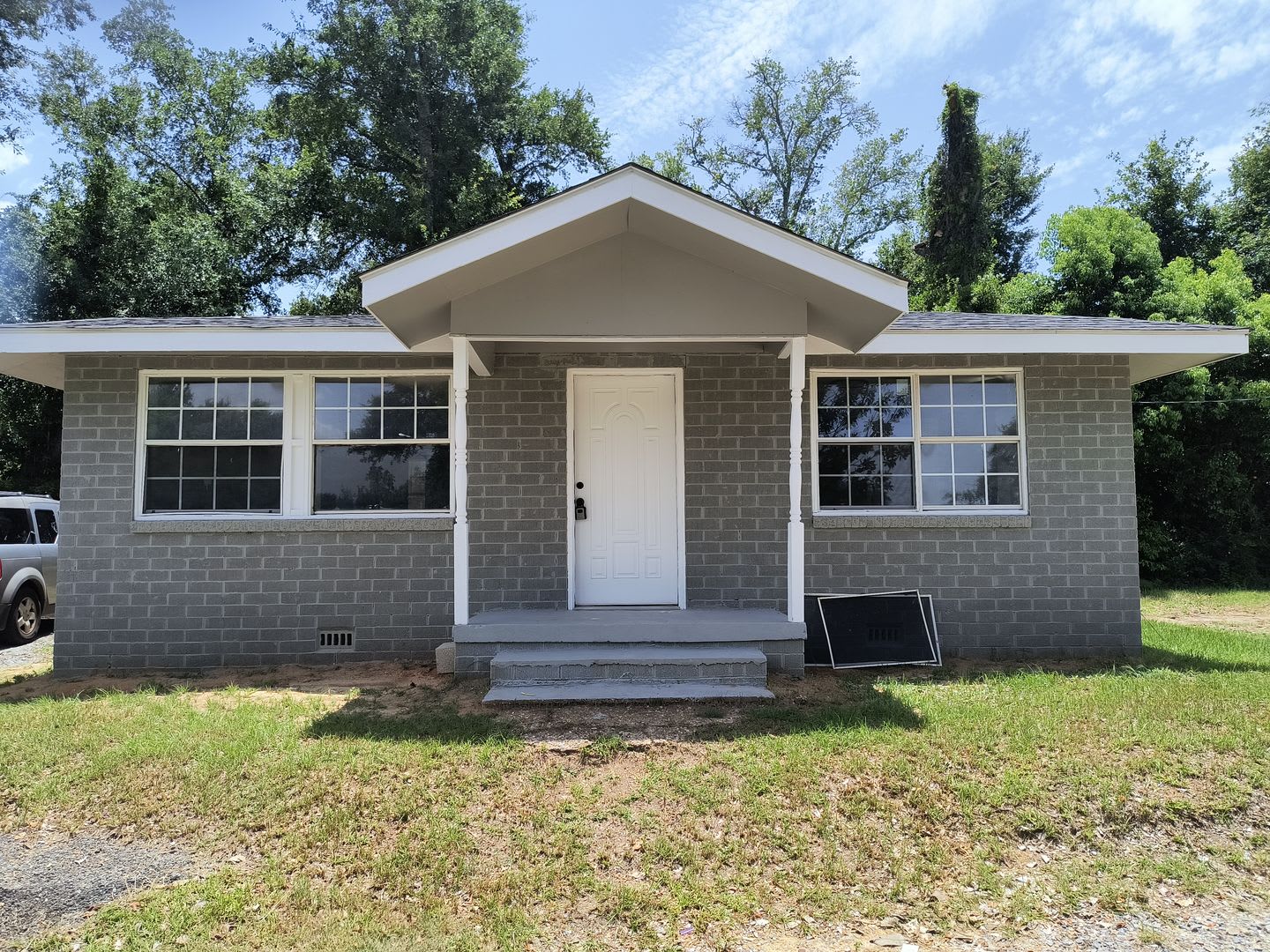 2 bedroom 1 bath House for rent – photo 1 of 10