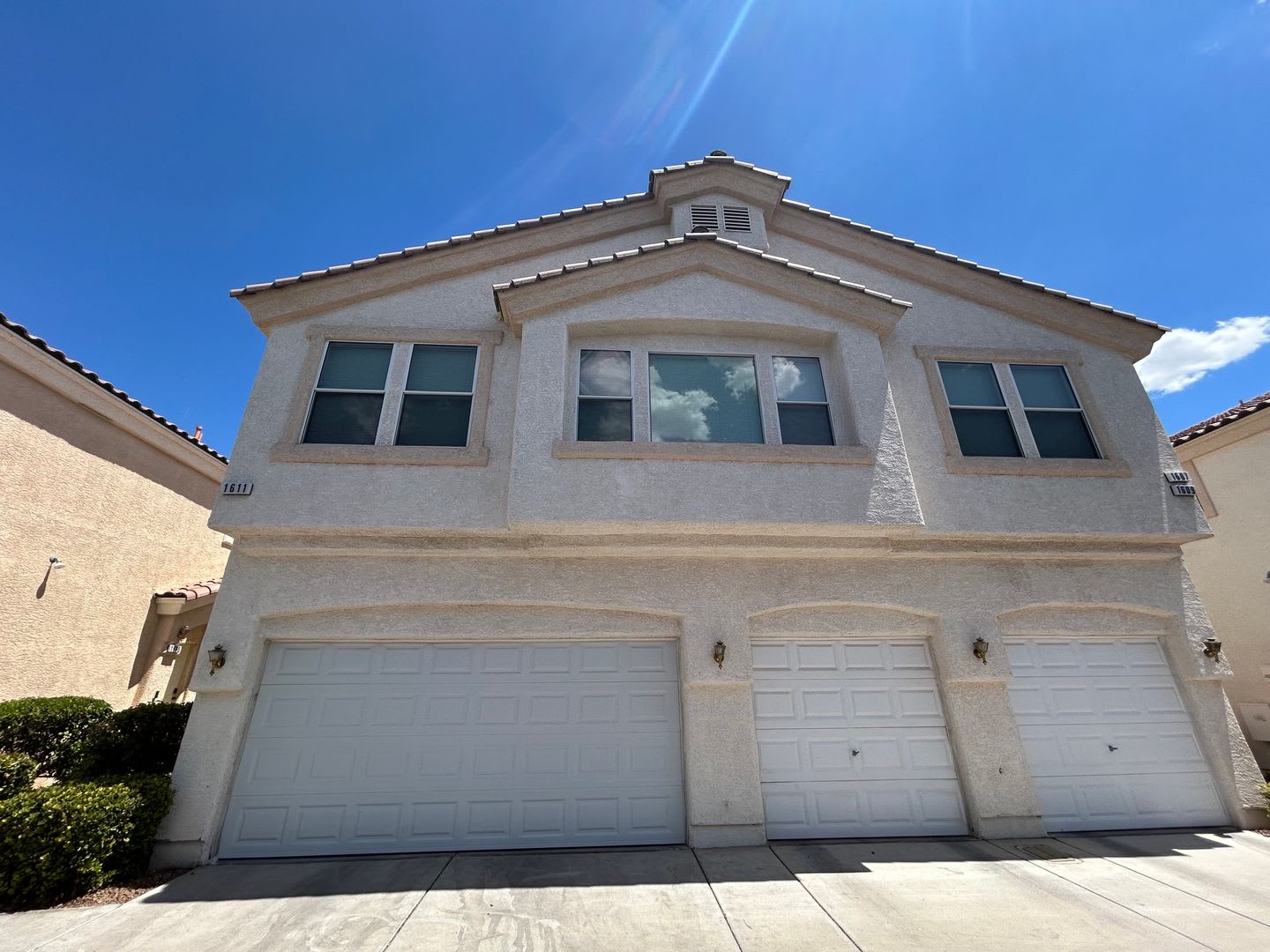 3 BEDROOM TOWNHOME IN HENDERSON OLD VEGAS RANCH COMMUNITY! NO PETS ALLOWED!!! – photo 1