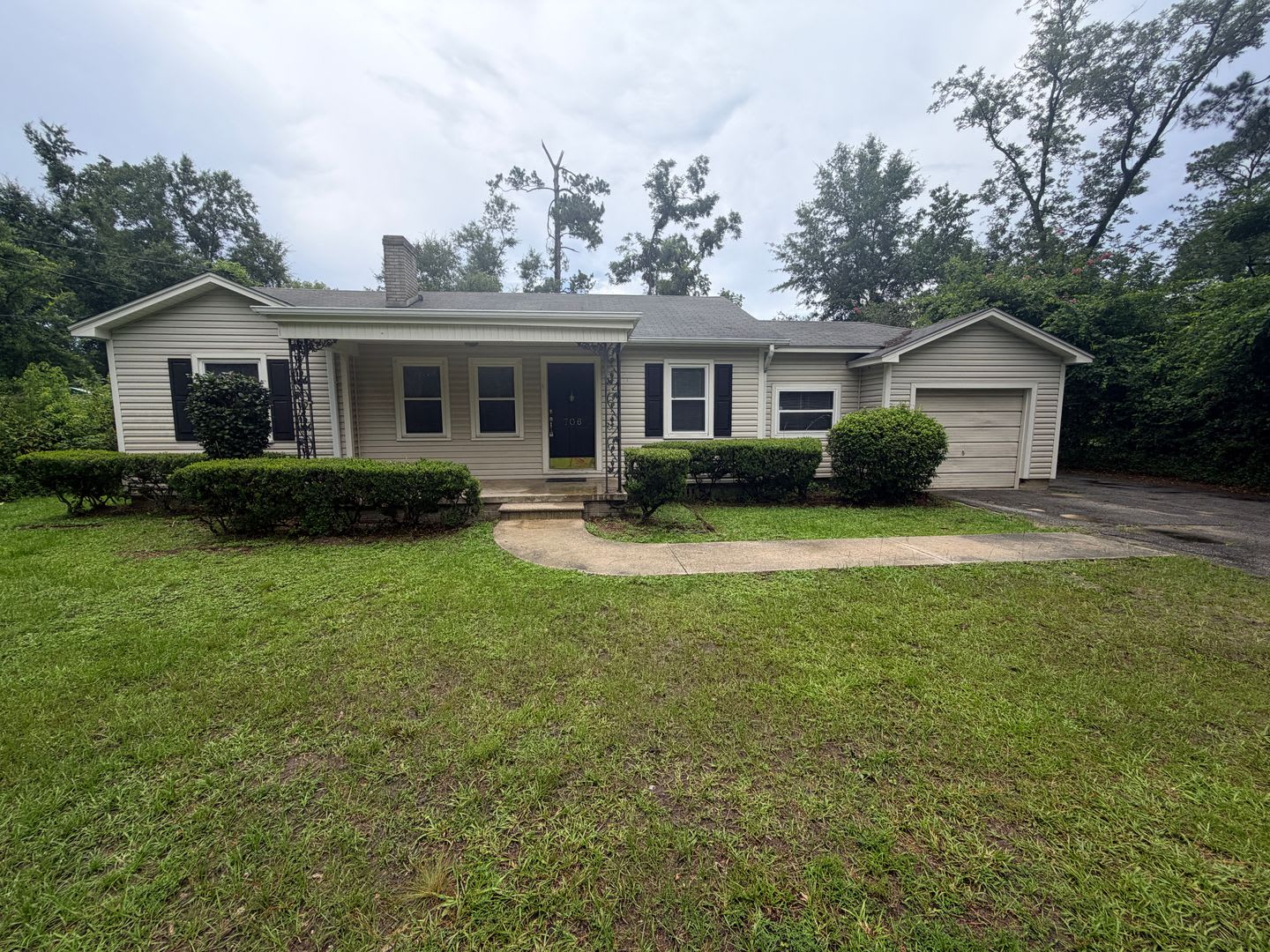 Charming 3 Bedroom 1 Bathroom in Valdosta – photo 1