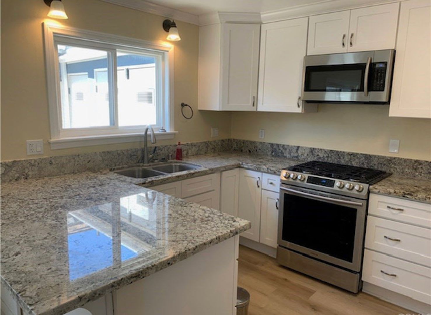 Costa Mesa 3 Bedroom 2 Bath Townhouse with 2 car garage – photo 1